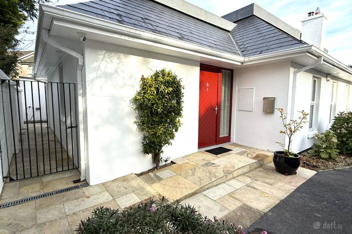 6 Canal Court, Canal Road Upper, Nun's Island, Co. Galway