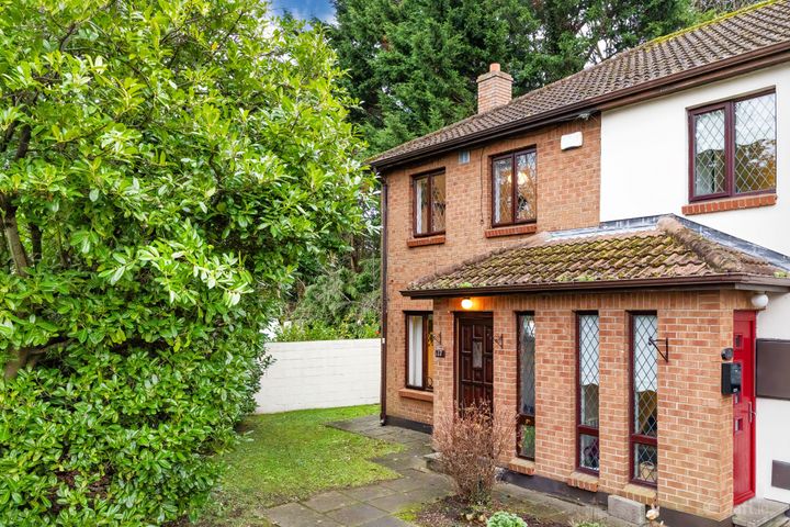 17 Oak View, Santry, Dublin 9, D09E7K4