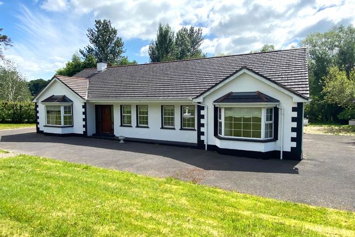 West Gate, Drumboe Lower, Stranorlar, Ballybofey, Co. Donegal, F93AW27