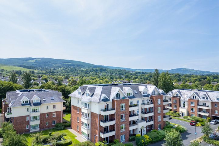 76 Ballintyre Grove , Ballinteer, Dublin 16, D16F991