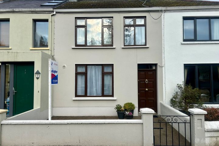 2 Congress Terrace, Carrick Road, Drumshanbo, Co. Leitrim, N41PD23