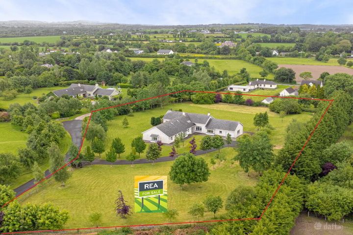 Louisburgh, Castlewarden North, Straffan, Kildare