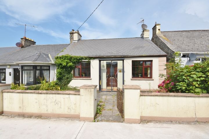 9 Convent Road, Abbeyfeale,, Co. Limerick, V94 FR6P