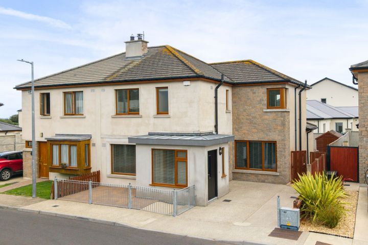 8 Taobh Na Coille, Kilanerin, Gorey, Wexford