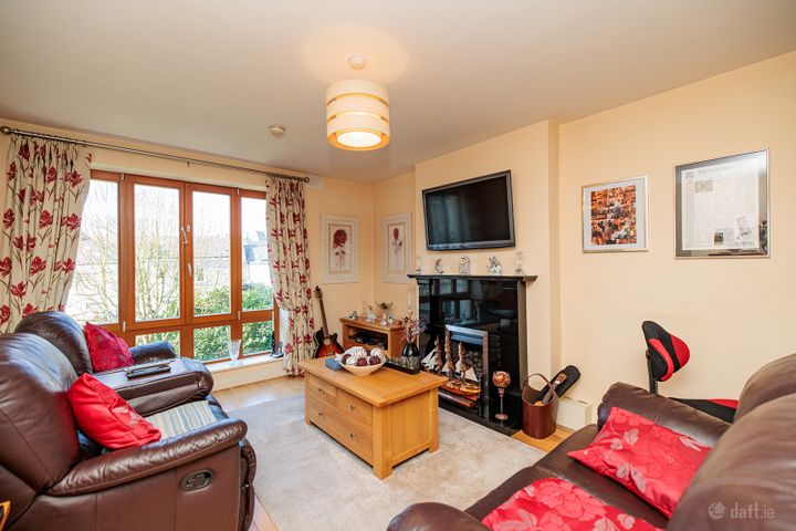 8 Village Court, Upper Patrick Street, Kilkenny, Co. Kilkenny, R95DXP5 - Photo 2