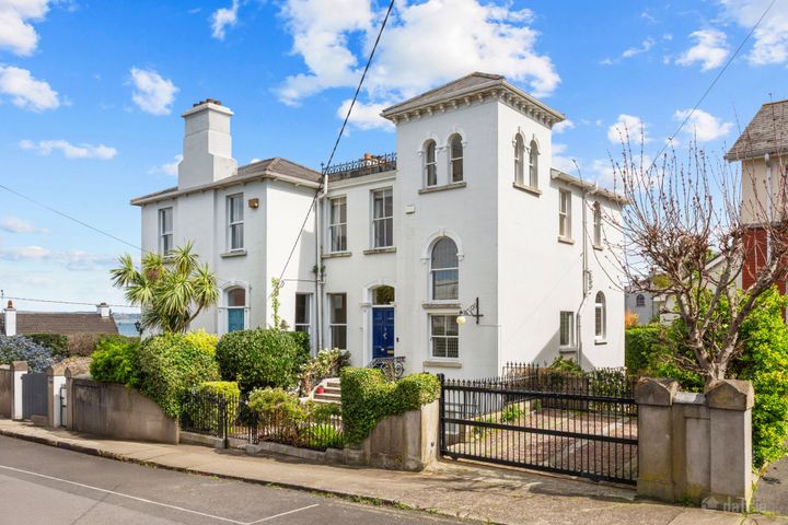 2 Rinn Na Mara, Belgrave Road, Monkstown, Co Dublin, A94FT54