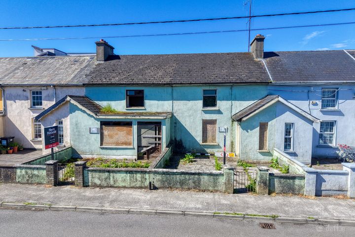 4 & 5, Ward's Terrace, Longford