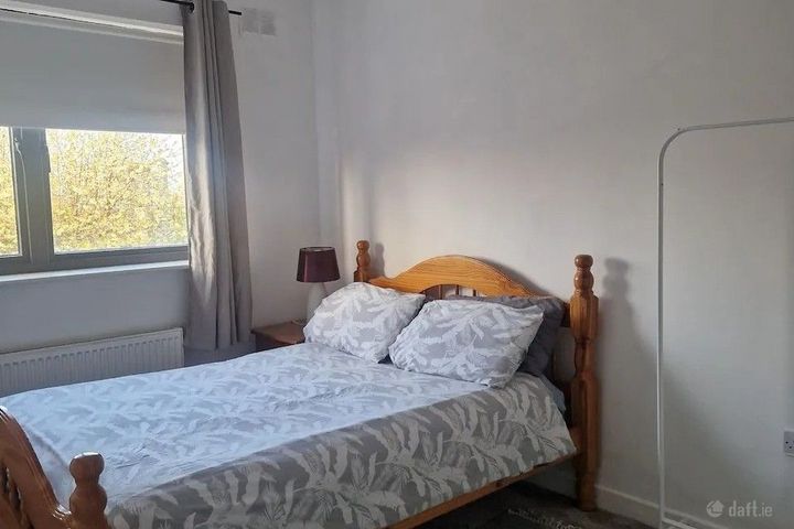(Mon-Fri/Sun-Thur) Creston Avenue, Dublin 11, Finglas, Dublin 11