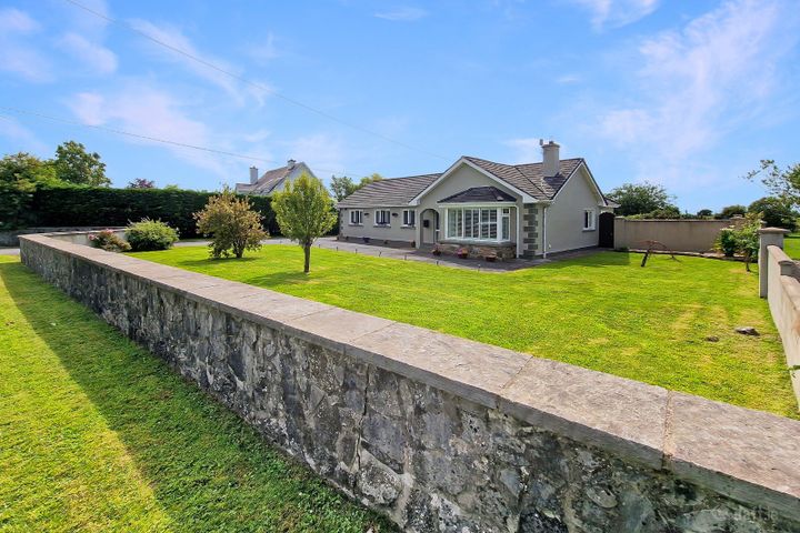 Claremount, Clarecastle, Ennis, Co. Clare, V95 R2P0