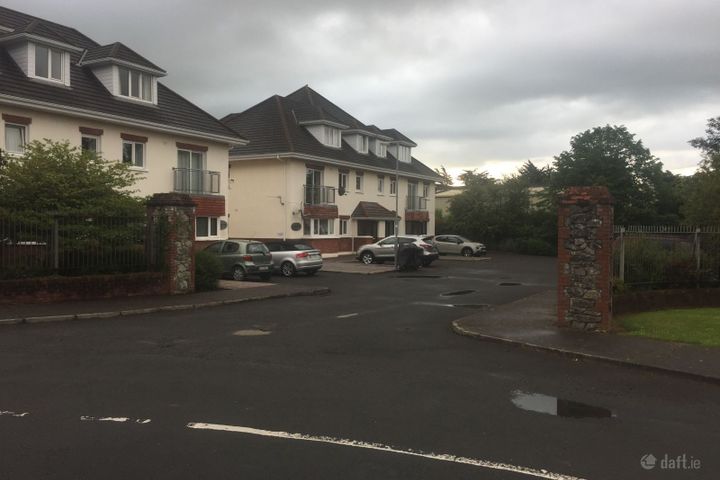 Hazelwood  Dublin Road, Thurles, Co. Tipperary