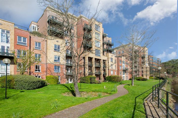 The Phoenix, Riverpark, Conyngham Road, Islandbridge, Co. Dublin