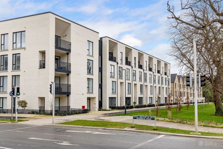 32 Woodbrook Court, Shankill, Dublin 18, A98K7C1