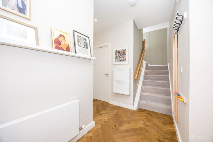 33 The Crescent, Saint Marnock'S Bay, Portmarnock, Co. Dublin, D13H6XV - Photo 3