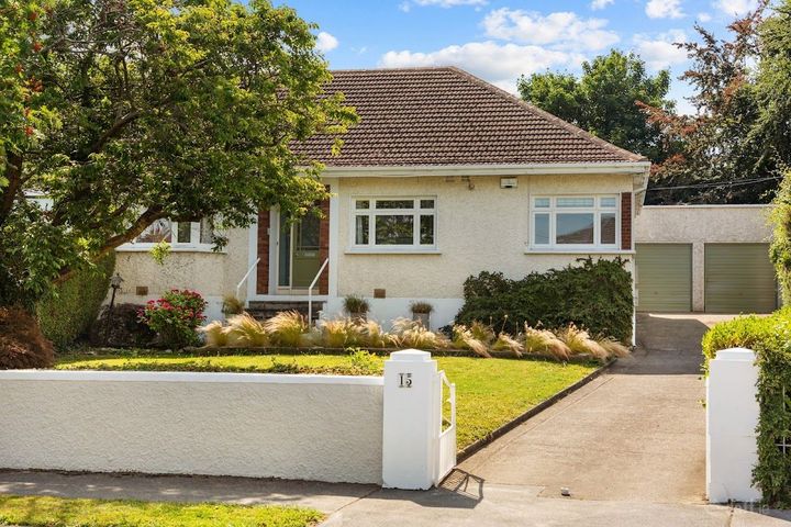 15 Seafield Crescent, Booterstown, Co. Dublin, A94TX37