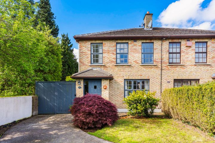 8 Whitethorn Walk, Westminster Park, Foxrock, Co. Dublin, D18W1X9