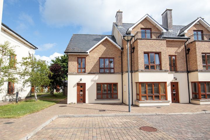 12 Village Court, Upper Patrick St, Kilkenny, Kilkenny