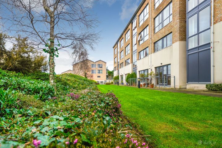 Apartment 8, Corrig Hall, Ticknock Hill, Sandyford, Dublin 18, D18XV18
