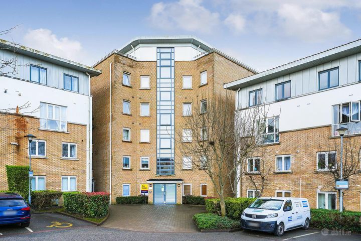 13 Rathlin Hall, Waterville, Blanchardstown, Dublin 15 - Photo 2