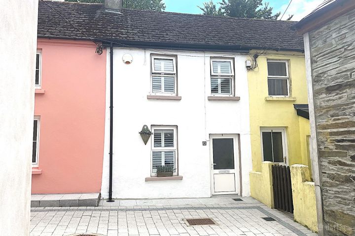 8 Parade Field, Chapel Street, Bantry, Co. Cork, P75FY51