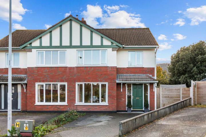 26 Glencairn Walk, The Gallops, Leopardstown, Dublin 18