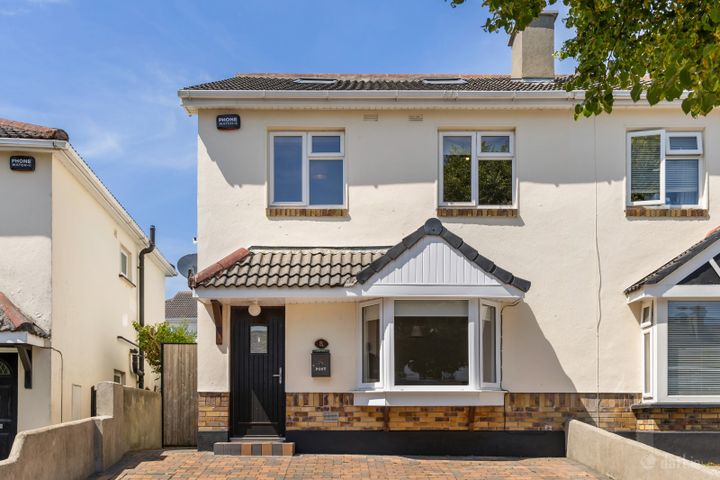 8 Sandyford Hall Grove, Dublin 18, Sandyford, Dublin 18, D18K2V9
