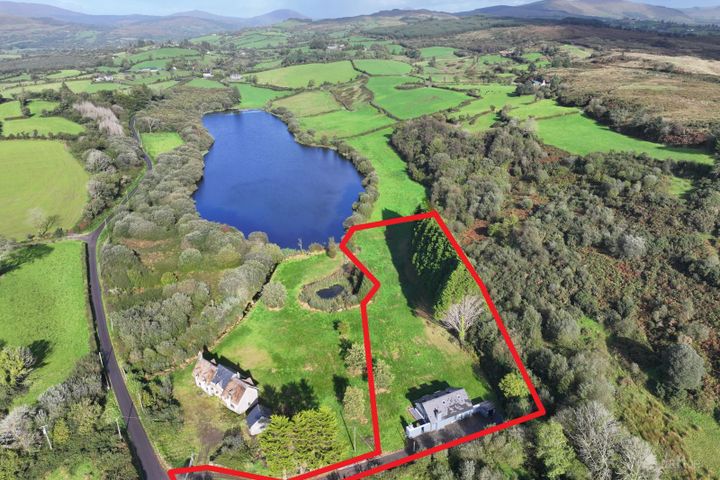 The Lake House, Shandrum Beg, Bantry, Co. Cork, P75PW74