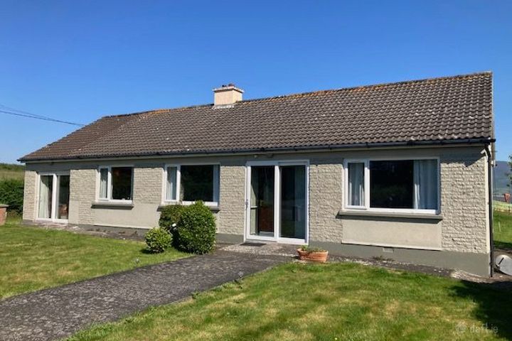 Aglish House, Glosha, Cromane, Co. Kerry, V93Y8H7