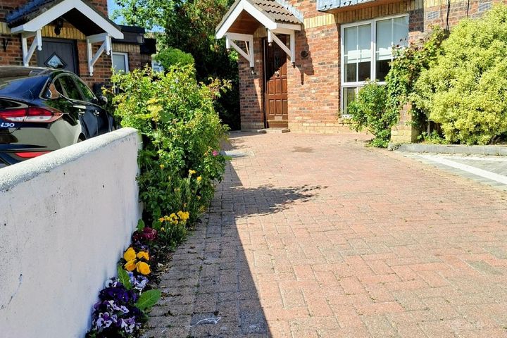 4 Esker Wood Walk, Lucan, Co. Dublin