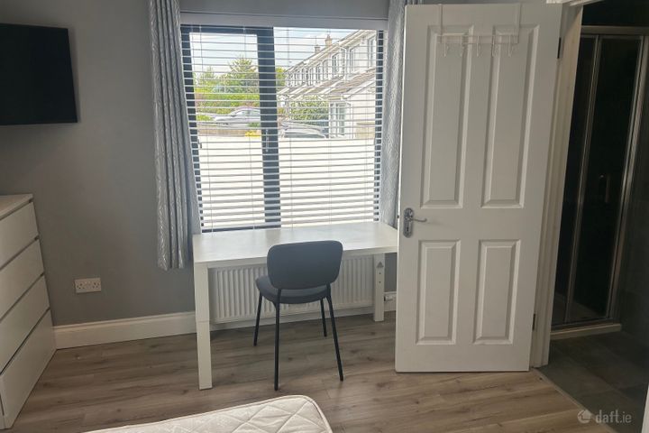 All Bills Included: En-suite Room, Rathbeale Road, Swords, Co Dublin k67 R290, Kinsealy, Co. Dublin