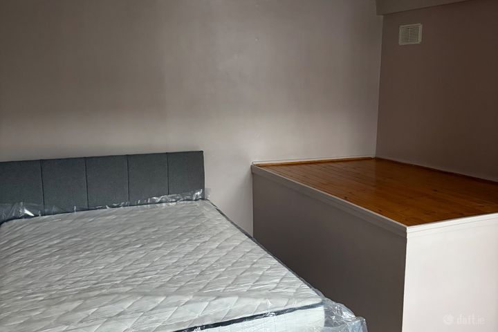 Flat B, The Mall, Main Street, Kilcullen, Curragh , Kilcullen, Co. Kildare