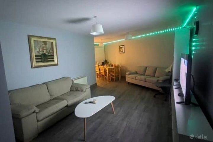 Main road , Tallaght, Dublin 24