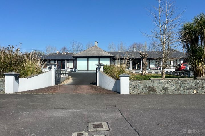 Clounalour, Tralee, Co. Kerry, V92W4A7