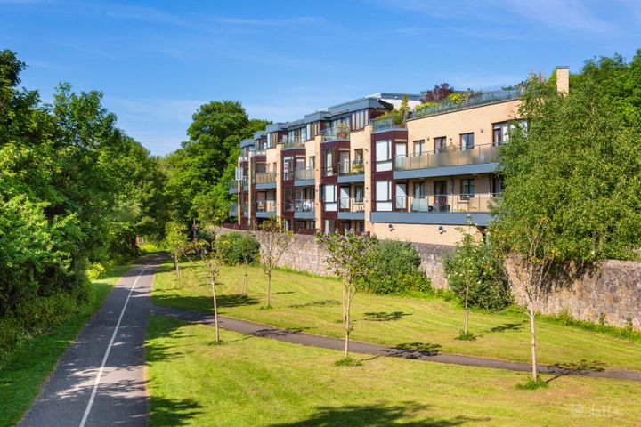 18 Dodderbank, Milltown, Dublin 6, D14NX75