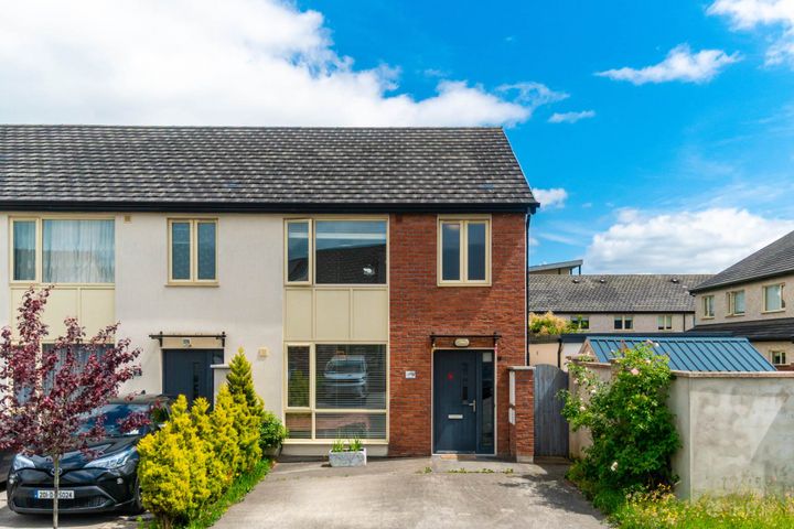 17 The Drive, The Paddocks, Hansfield, Dublin 15, Co. Dublin, D15A89W