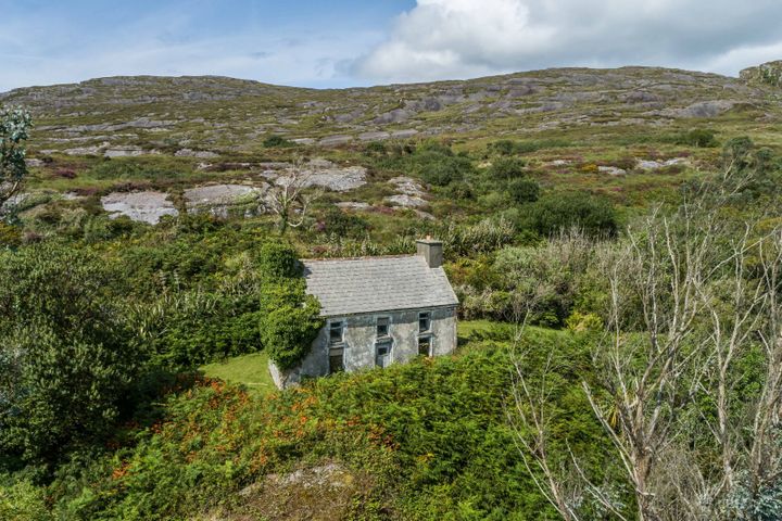 Mauladinna, Schull, Dunmanus, Co. Cork, P81T380