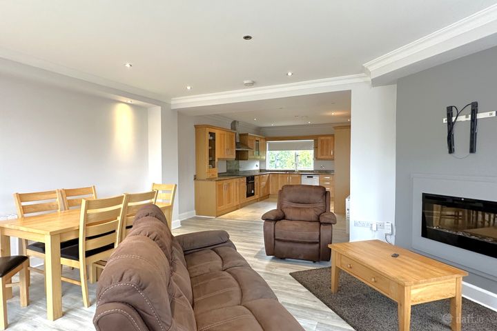 77 Caiseal Cam, Roscam, Galway