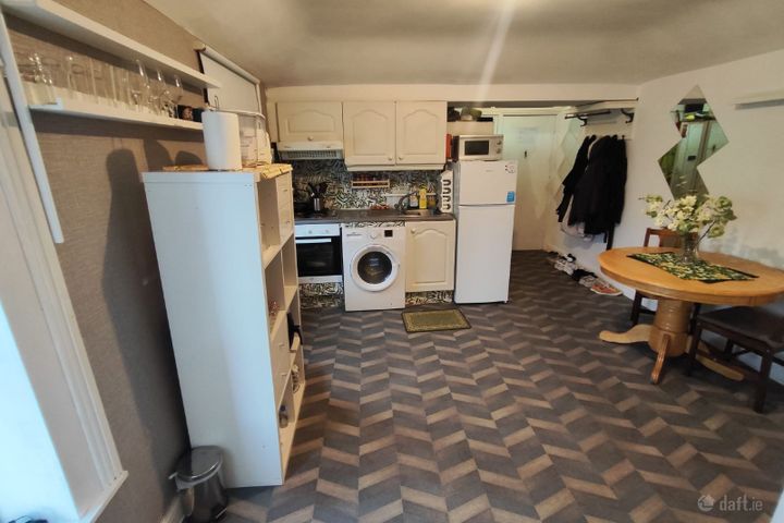 Flat 8, 112 North Circular Road, Stoneybatter, Dublin 7