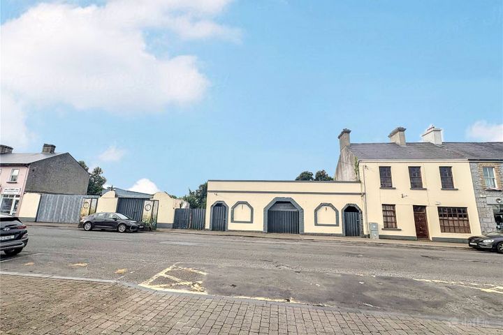 The Square, Mountbellew, Co. Galway, H53HR97