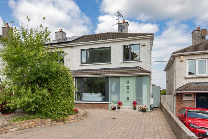 9 Highland Grove, The Park, Cabinteely, Dublin 18, D18 N2C6