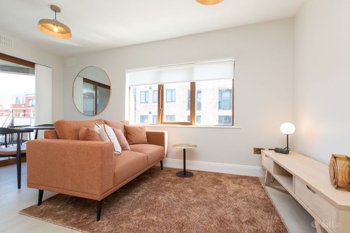 Flat 2, 38 Meath Street, The Coombe, Dublin 8