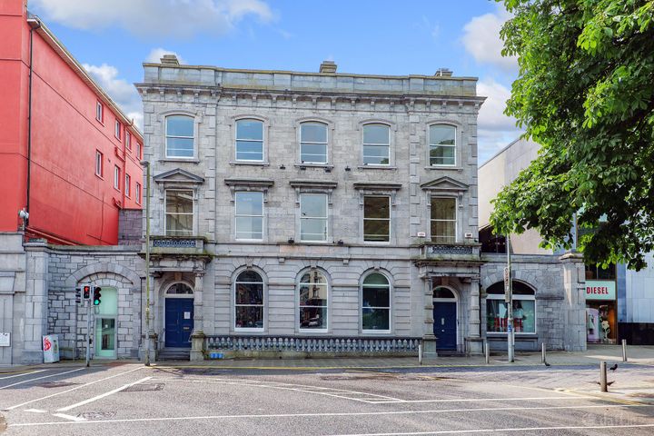 19 Eyre Square, Galway City Centre