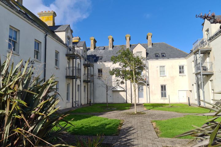 44 Gort An Clochair, Circular Road, Kilkee, Co. Clare, V15C959