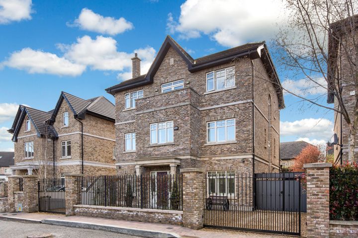 8 Huntington Lodge, Castleknock Road, Castleknock, Leitrim