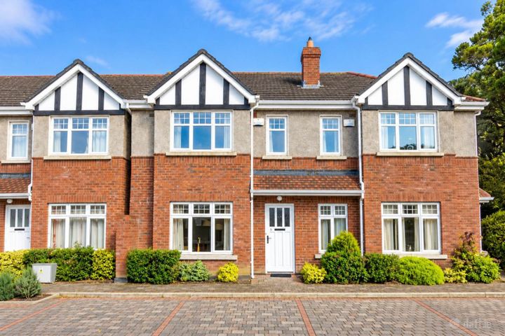9 Castle Lawn, Kilgobbin Wood, Leopardstown, Dublin 18, Co. Dublin