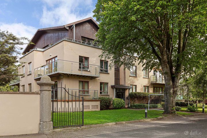 2 Rosehaven, Castleknock, Dublin 15, D15K7PF