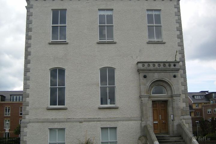 Mullins Wing Apartments, Linden Square, Grove Avenue, Stillorgan, Co. Dublin