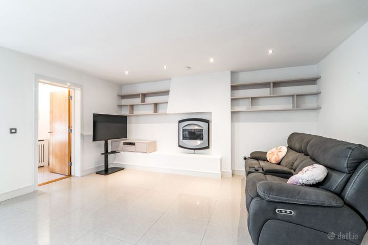 Brennanstown Square, Dublin 18, Cabinteely, Dublin 18