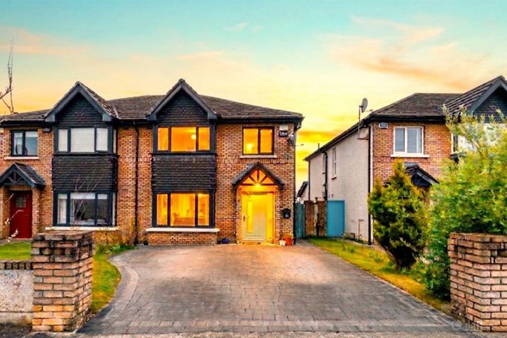 4 The Woods, Cnoc Na Gréine, Kilcullen, The Curragh, Co. Kildare, R56NH73
