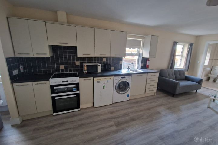 Apartment 6, Chapelgate Shopping Centre, Glenheights Road, Ballyvolane, Co. Cork