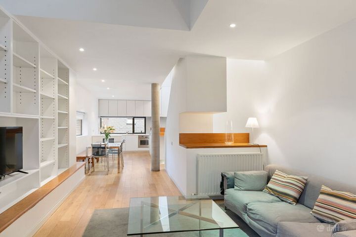 86 Waterloo place
Ballsbridge
Dublin 4